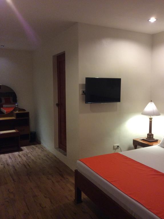Casa Roces Bed & Breakfast Legazpi Room photo