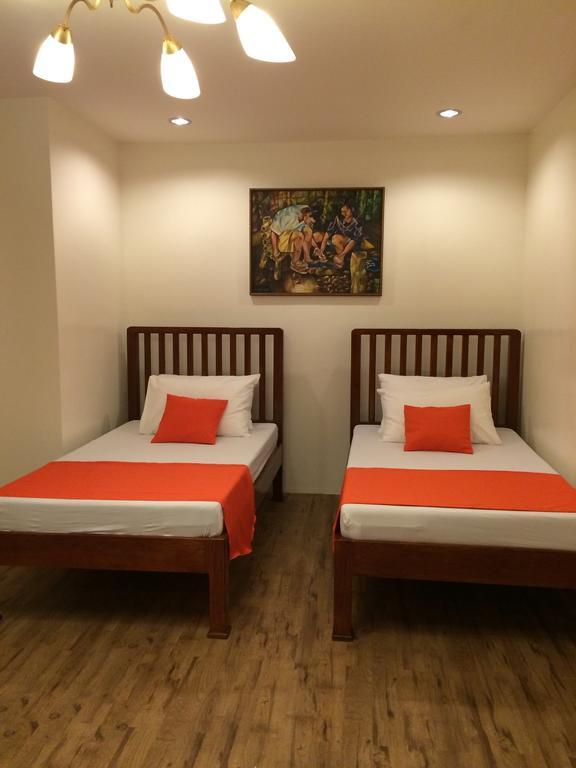 Casa Roces Bed & Breakfast Legazpi Room photo