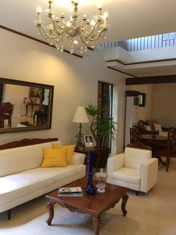 Casa Roces Bed & Breakfast Legazpi Exterior photo